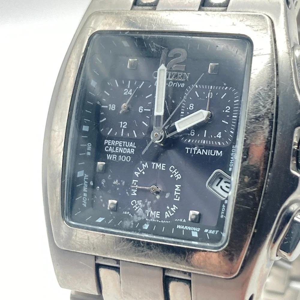 Citizen Eco-Drive Mens Watch Silver Tone Perpetual Calendar E812-S011078 7.5